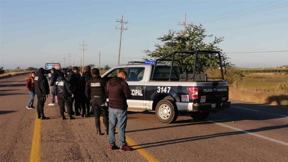 Detienen a dos hombres por presunto autorobo en Ahome