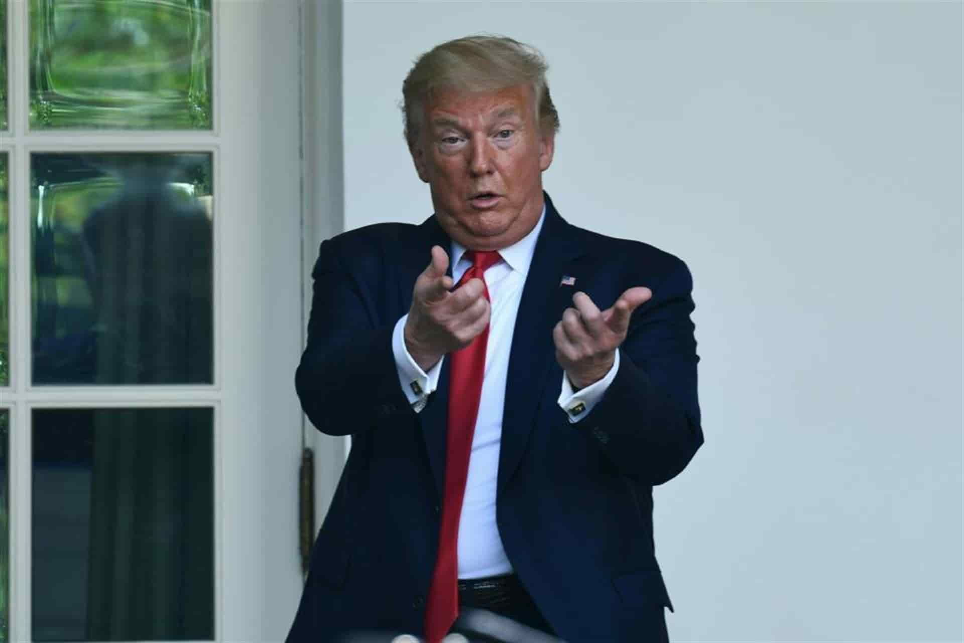 Twitter marca tuit de Trump con aviso de glorificación de la violencia
