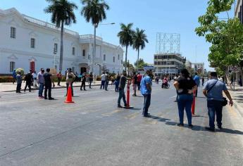 Están “sonsacando” a comerciantes del centro, acusa Estrada Ferreiro