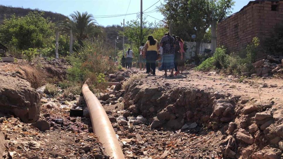 Por drenaje abierto, indígenas están sin luz y podrían perder apoyos