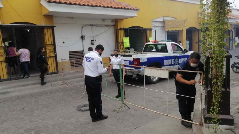 Instalan filtros sanitarios en zona comercial de El Rosario