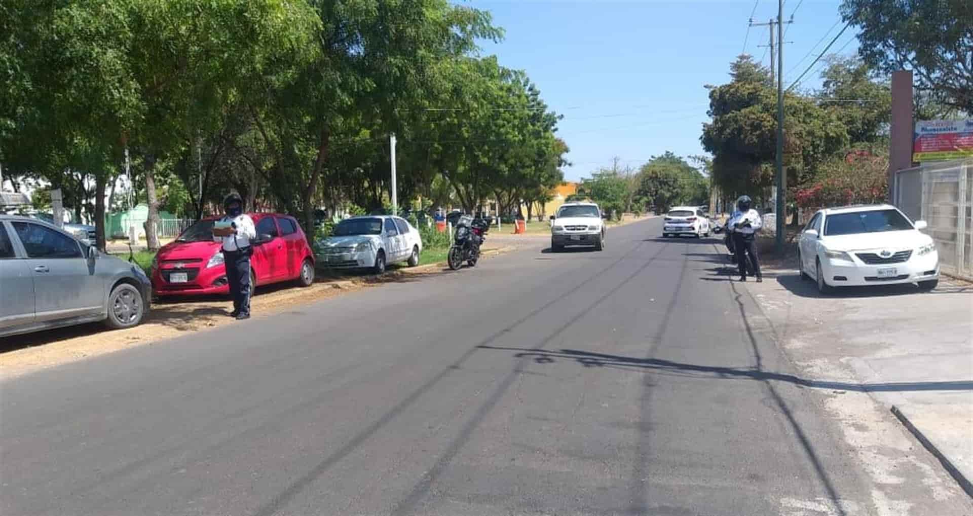 Unidad Vial continúa limpiando el paso para los peatones en Culiacán