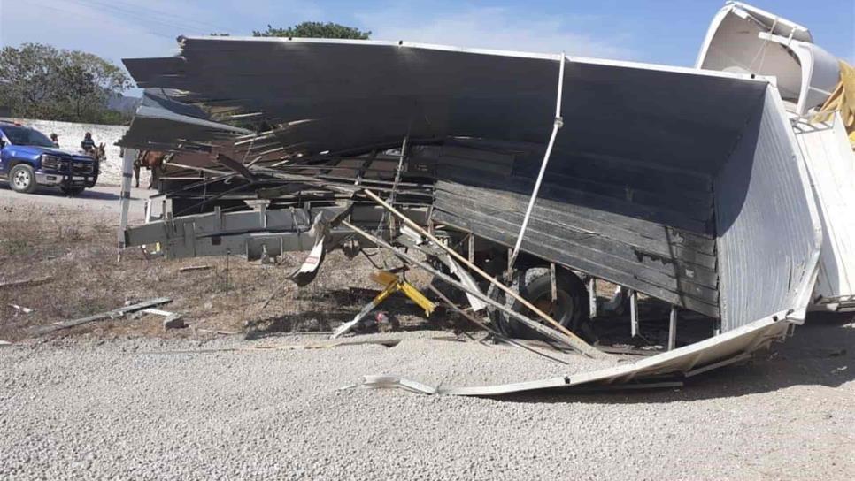 Arrolla el tren a tráiler en Escuinapa