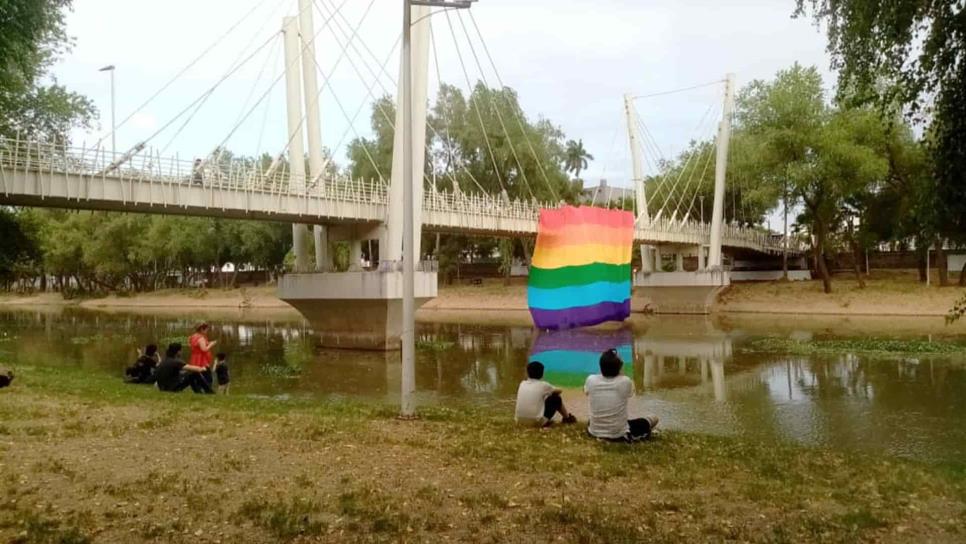 Colocan banderas de la diversidad sexual en Culiacán