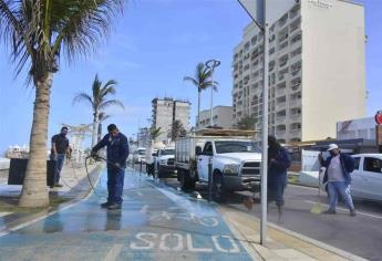 Sanean malecón de Mazatlán previo a reactivación turística