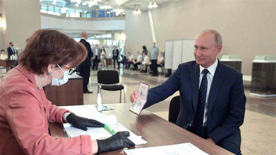 Gana Putin en referéndum constitucional; ahora podrá gobernar hasta 2036