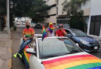 Más de 50 vehículos se suman a la manifestación de la diversidad en Culiacán