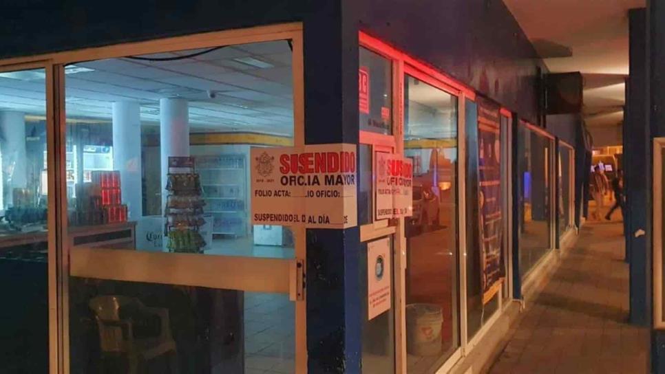 Sancionan a negocios por aglomeración de clientes en Mazatlán