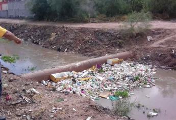 Exhorta Servicios Públicos de Ahome a evitar tirar basura a los drenes