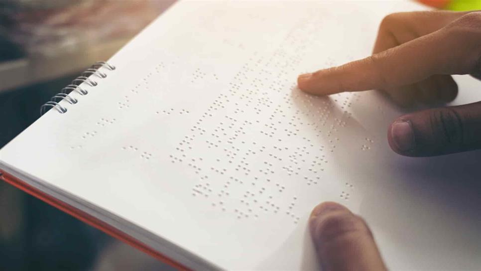 Proponen implementar Lengua de Señas Mexicana y Braille en escuelas públicas