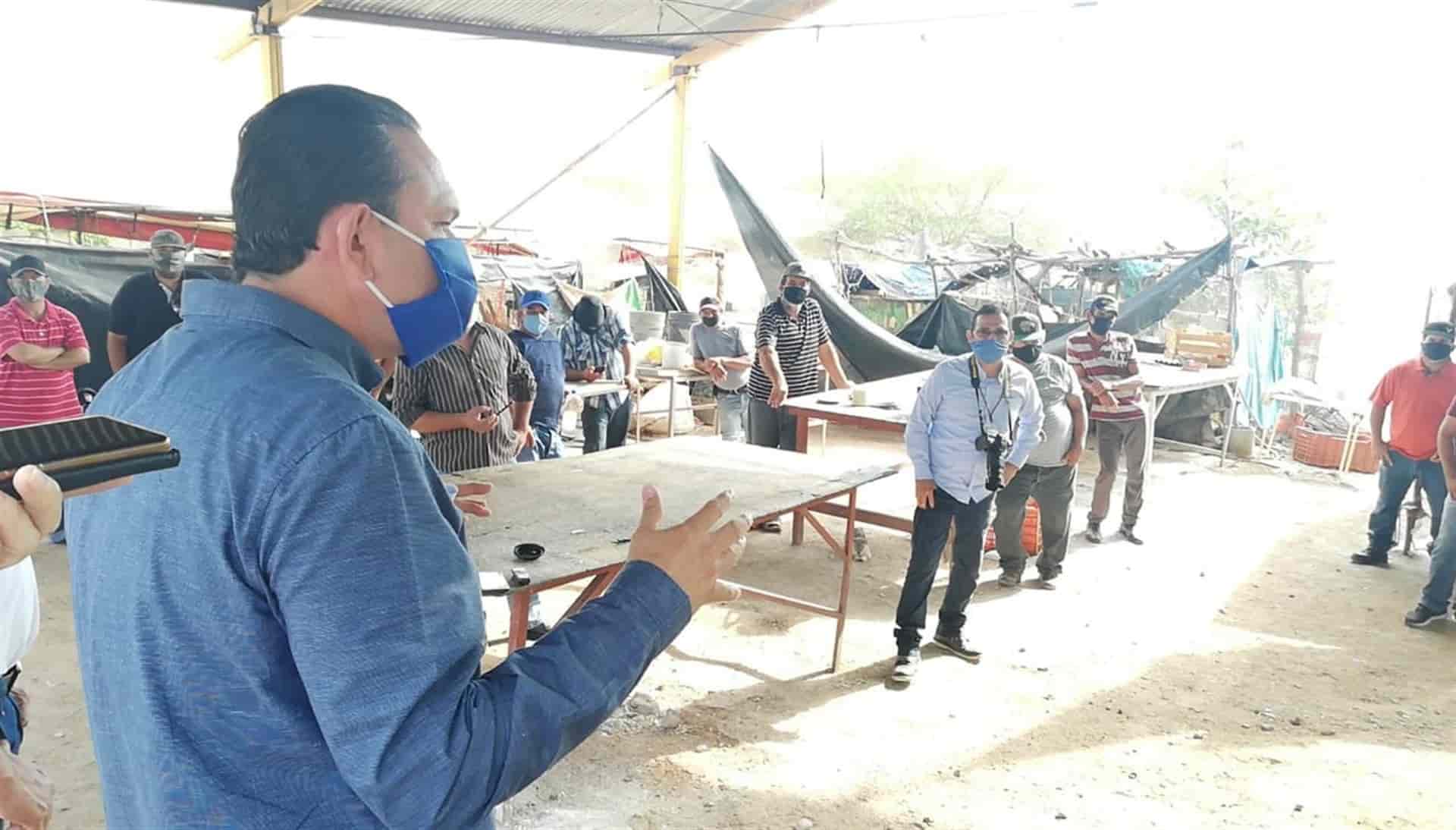 Pagan Empleo atemporal a pescadores más pobres