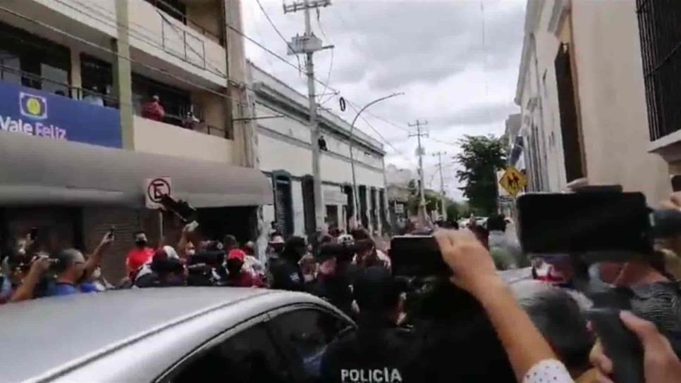 Se confrontan comerciantes con el alcalde Jesús Estrada Ferreiro
