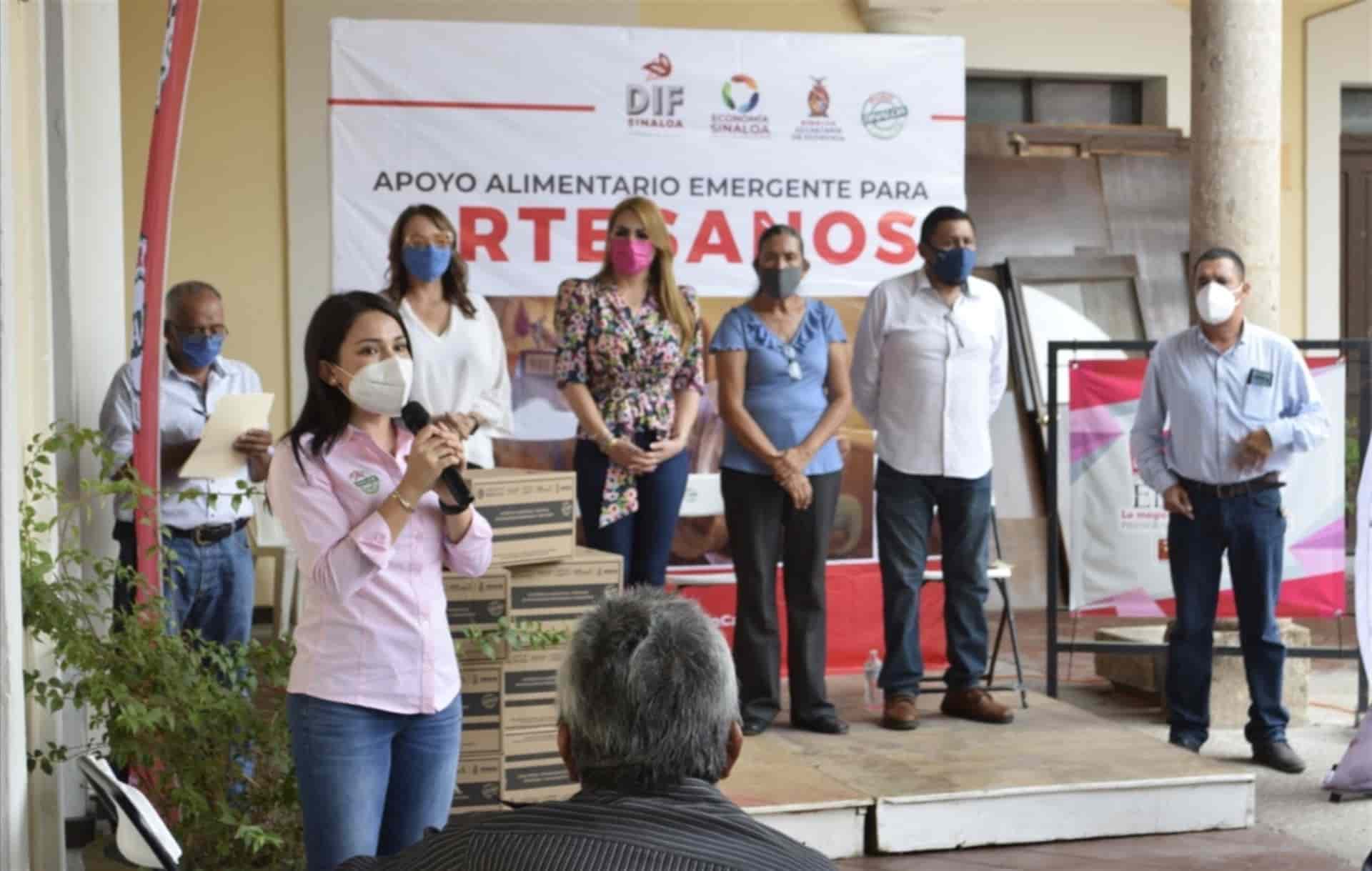 Artesanos de comunidades indígenas de El Fuerte reciben despensas