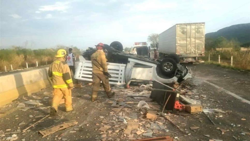 Dos personas lesionadas en volcadura por “La Costera”