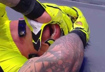 Seth Rollins le saca un ojo a Rey Mysterio