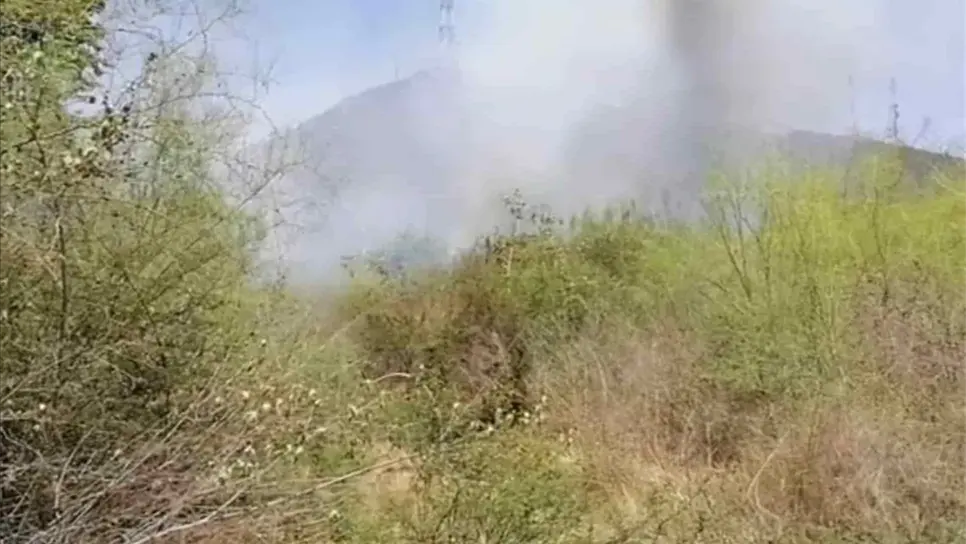 Sujetos incendian solar baldío en Los Mochis, a pocos metros de una gasera