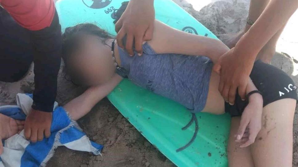 Rescatistas salvan a jovencita de morir ahogada en Mazatlán