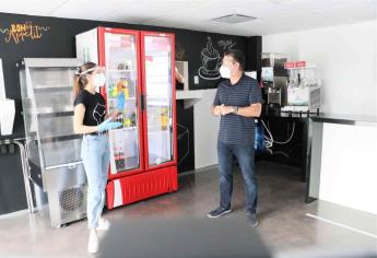 Sectur entrega distintivo de sanidad al restaurante del Centro de Ciencias