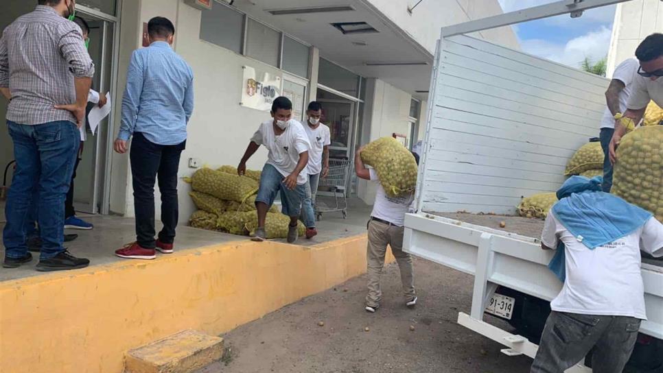 Dona Agrícola Ocalle 2.5 toneladas de papa al Ayuntamiento de Ahome Dona Agrícola Ocalle 2.5 toneladas de papa al Ayuntamiento de Ahome