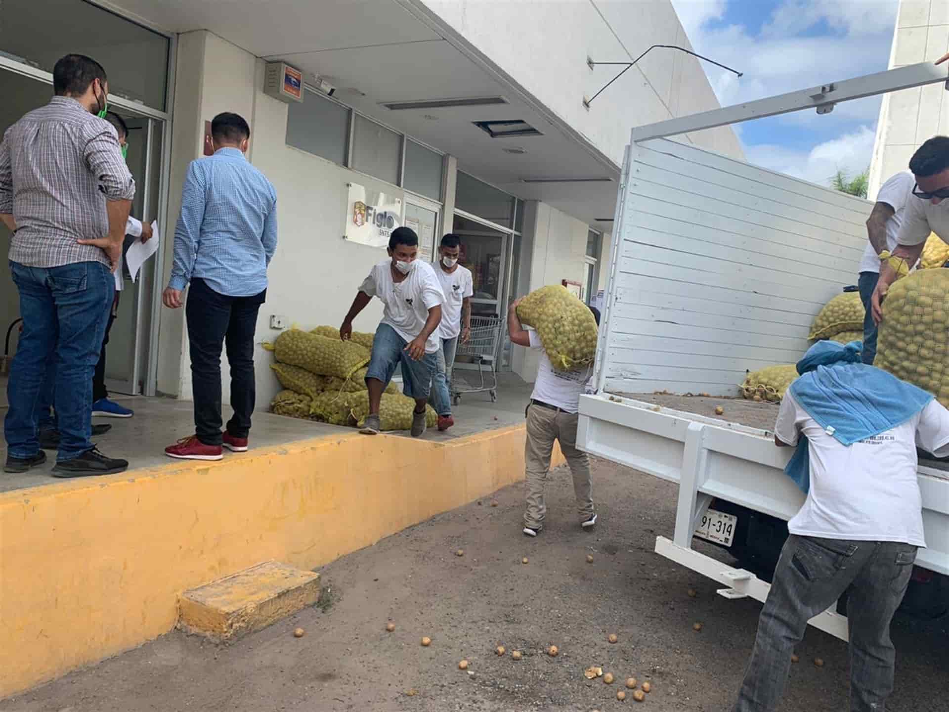 Dona Agrícola Ocalle 2.5 toneladas de papa al Ayuntamiento de Ahome