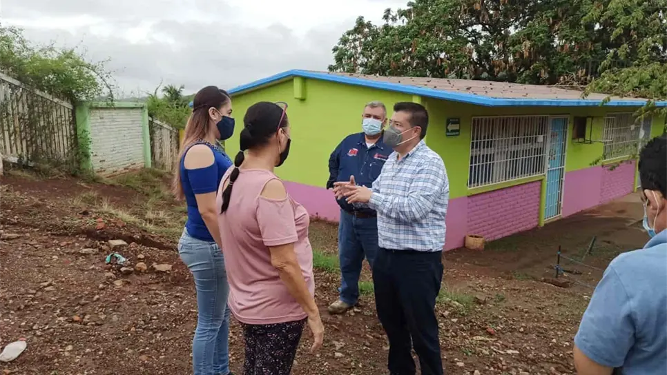 Baños y bebederos nuevos estarán listos para el inicio del ciclo escolar: Isife