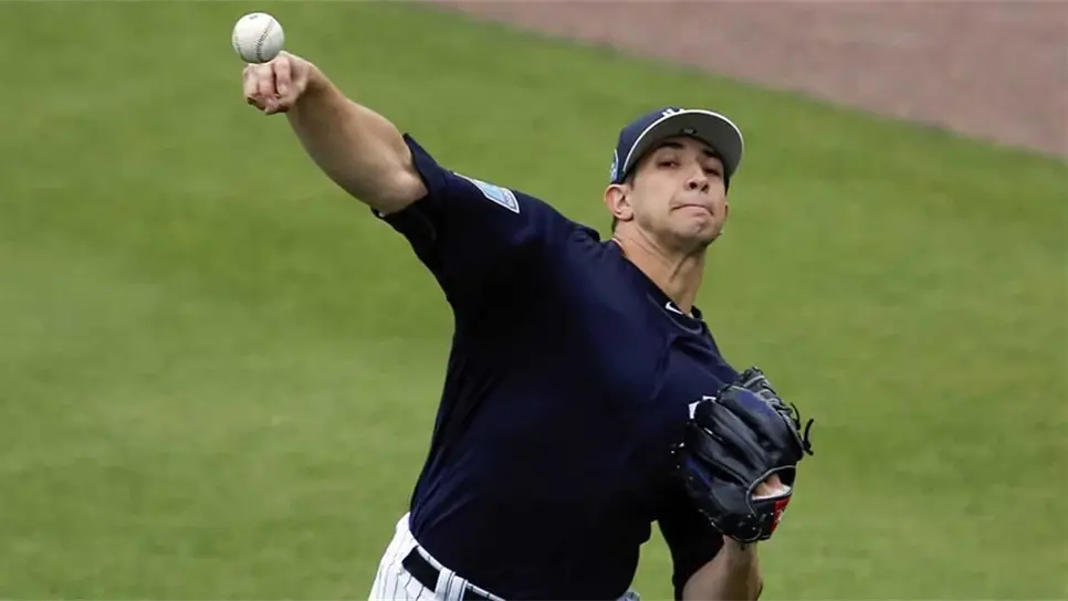 Tras superar el Covid-19, Yankees activa al mexicano Luis Cessa