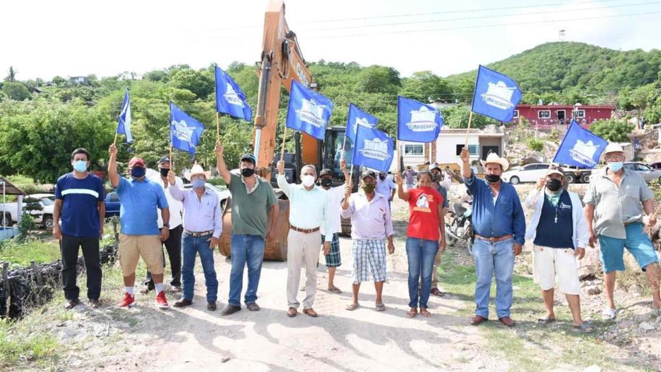 Inicia desazolve de canal en beneficio de pescadores de Agua Verde