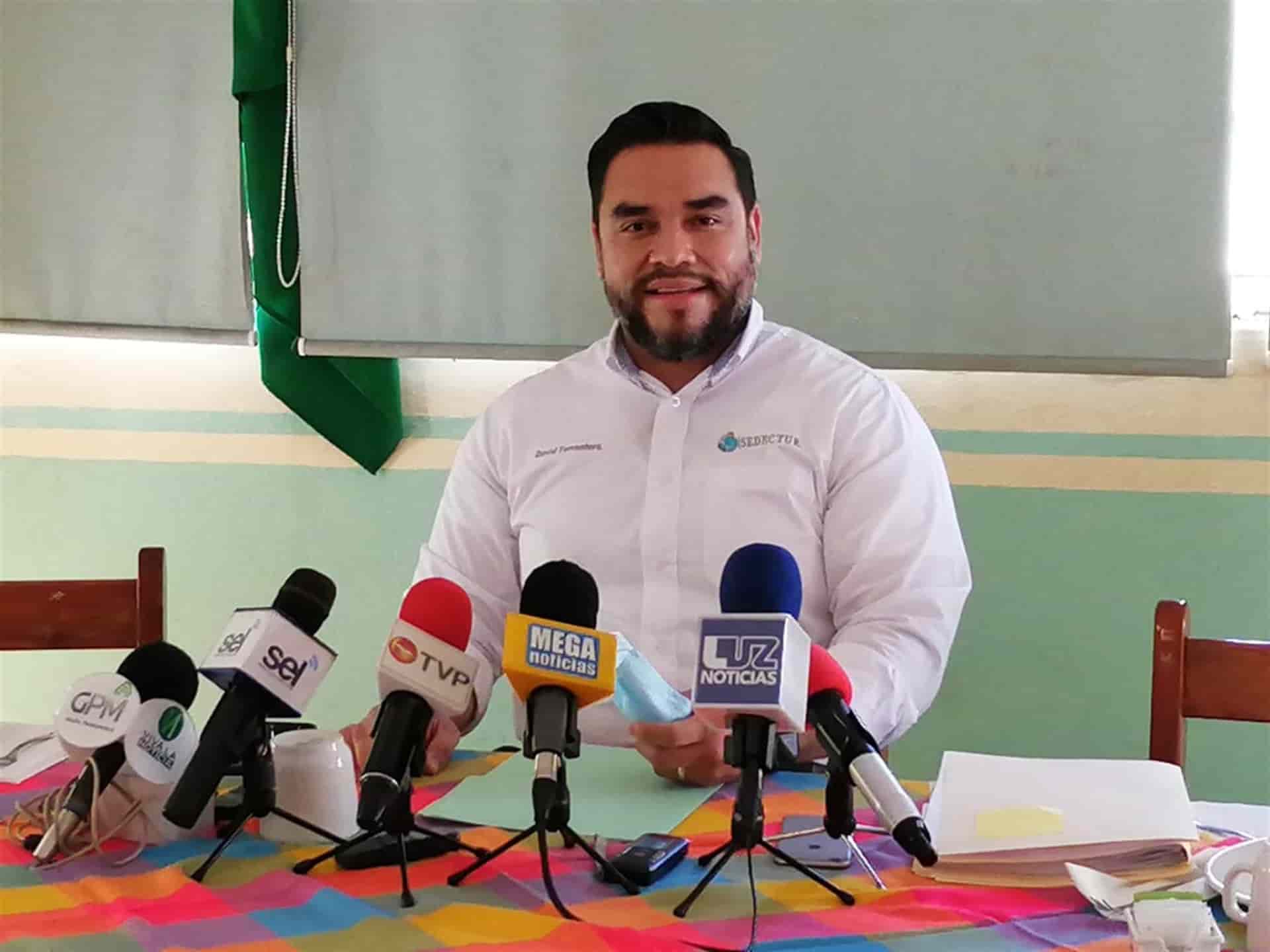 Renuncia David González y se destapa para la alcaldía de Mazatlán