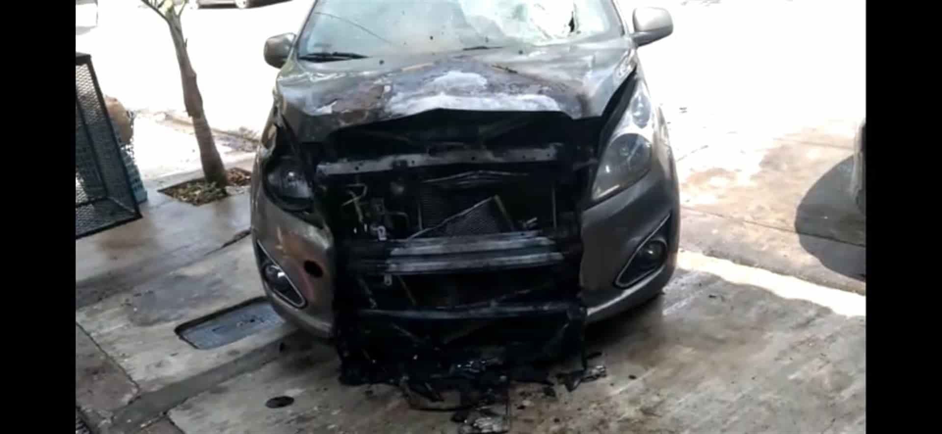 Sujetos vandalizan dos vehículos en colonia de Culiacán