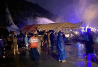 Al menos 10 muertos al salirse de la pista un avión en el aterrizaje en India