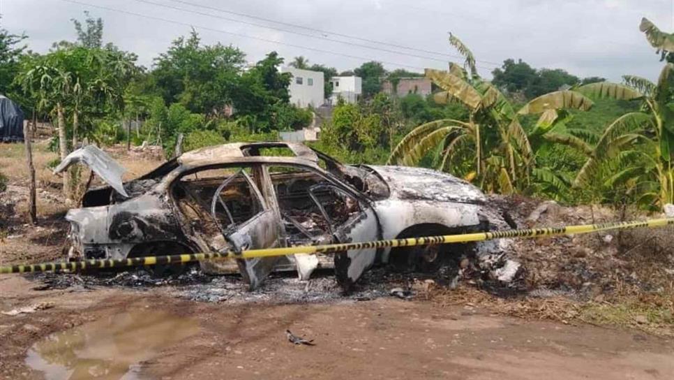 Localizan vehículo con tres presuntos “calcinados” al norte de Culiacán