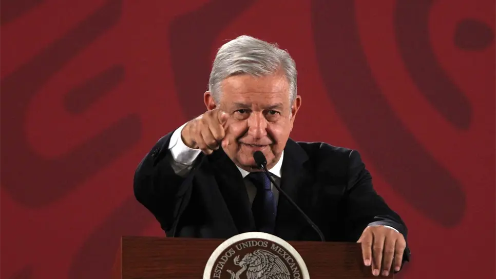 El presidente de México, Andrés Manuel López Obrador, habla durante su rueda de prensa matutina en el Palacio Nacional, en Ciudad de México (México). EFE/ Mario Guzmán/Archivo
