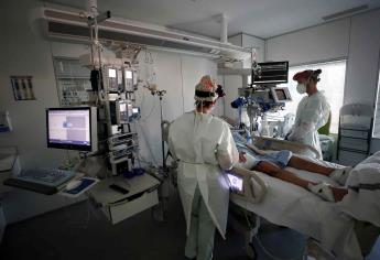 Sociedades médicas alertan de un posible nuevo colapso sanitario en España