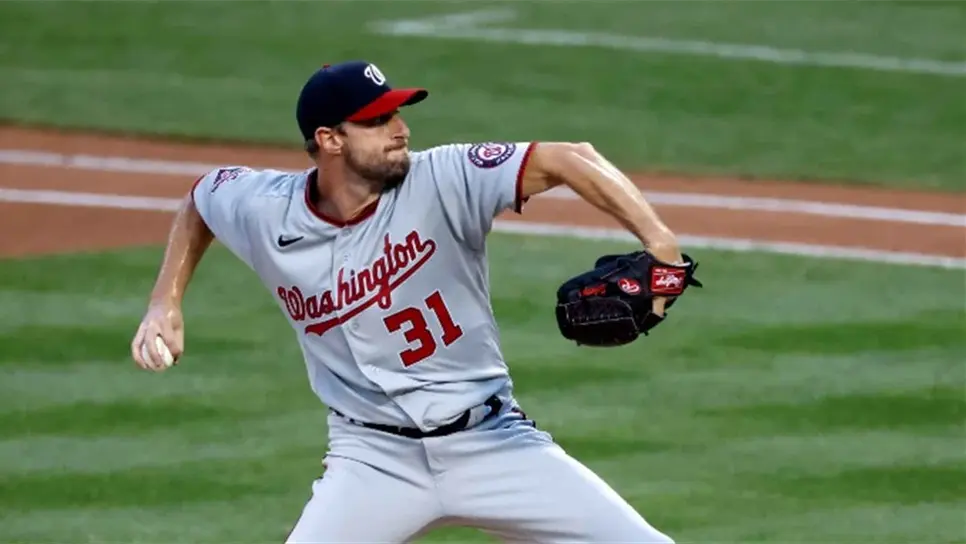 En la imagen, el abridor Max Scherzer de los Nacionales de Washington. EFE/Jason Szenes/Archivo