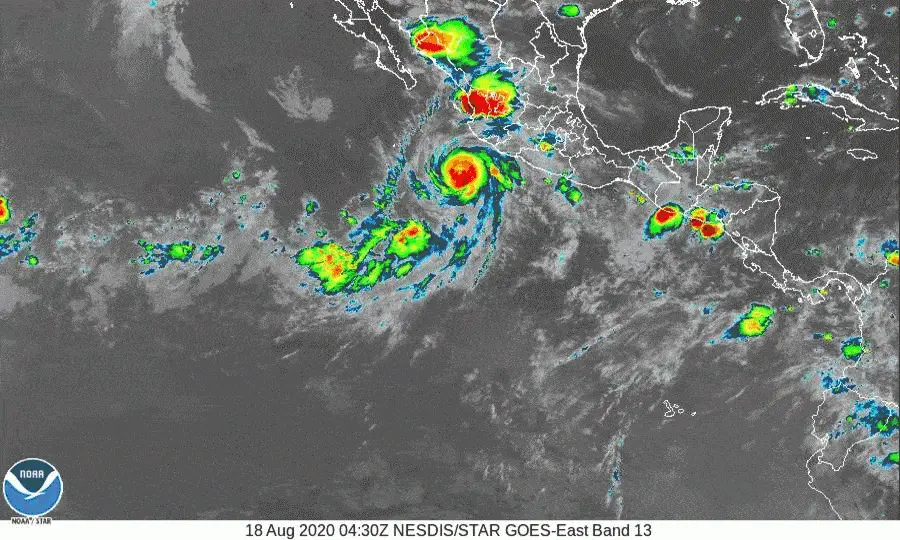 Genevieve se intensifica a huracán categoría 4