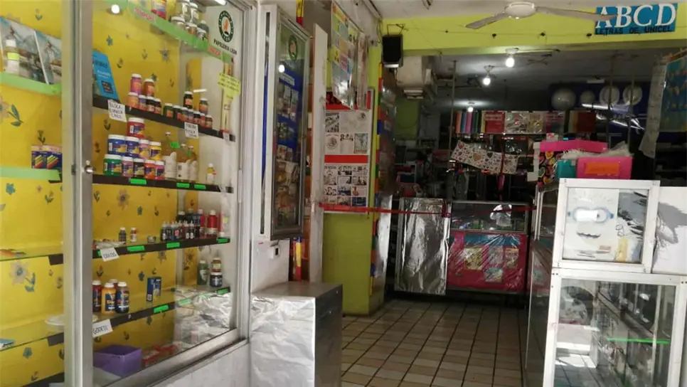 A falta de clases caen 50 % las ventas en papelerías en Sinaloa