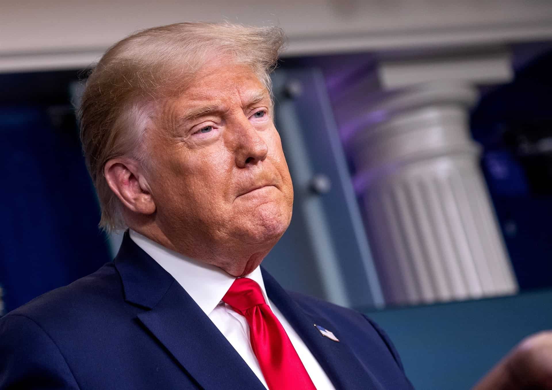 El presidente Donald Trump volvió este miércoles a la carga en su campaña contra el voto por correo, del que dice, sin pruebas, que ocasionará un fraude. EFE/EPA/ANNA MONEYMAKER / POOL