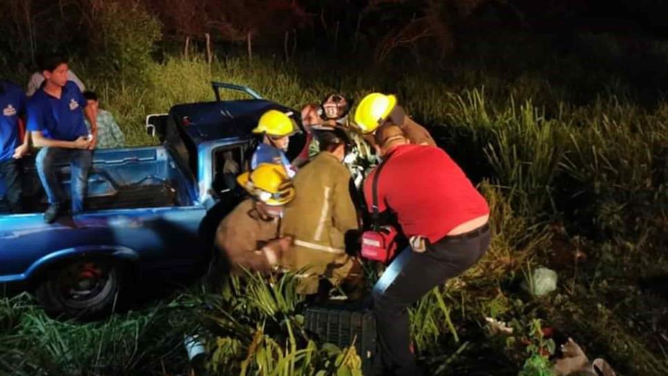 Choque carretero deja 4 adultos y un niño lesionados