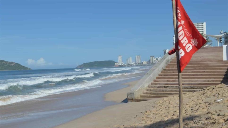 Decretan cierre parcial de playas en Mazatlán