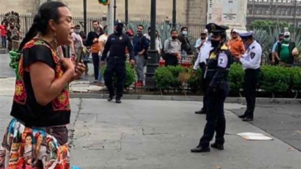 Policías arrebatan mercancía y bicicleta a Lady Tacos de Canasta