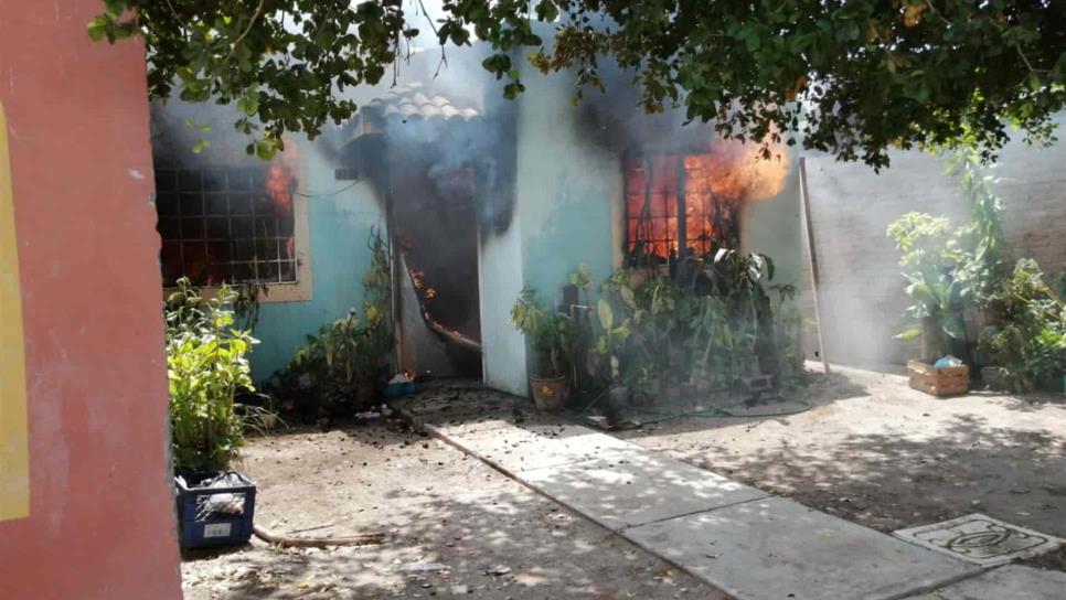 Se registra incendio en una vivienda del Nuevo Siglo en Los Mochis