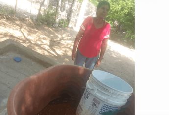Denuncian vecinos de Los Capomos más de 6 días sin una gota de agua