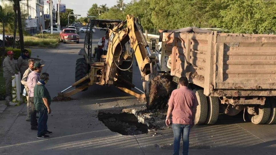 Detecta JAPAMA socavón en colector Degollado al nororiente de Los Mochis