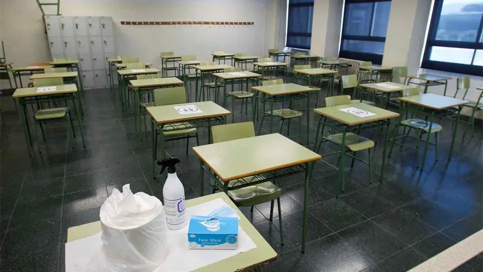 Detalle de un aula vacía en un instituto. EFE/Salvador Sas/Archivo