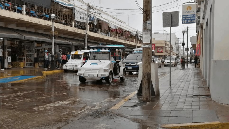 Monitorean colectores y rejillas de Mazatlán para evitar taponamientos