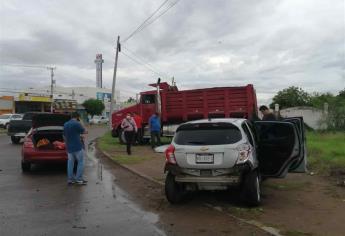 Lluvias ocasionan accidentes en distintos puntos de Culiacán