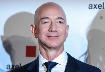 Bezos es por tercer año seguido el estadounidense más rico, según Forbes