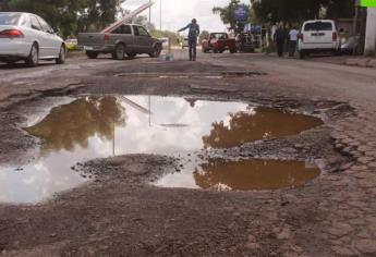 Bulevar Centenario, “zona minada por los baches: automovilistas