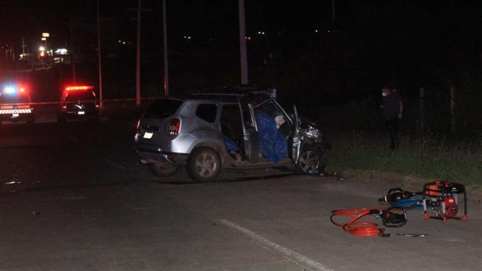 Mueren dos mujeres en choque frontal, al oriente de Culiacán; una más queda grave