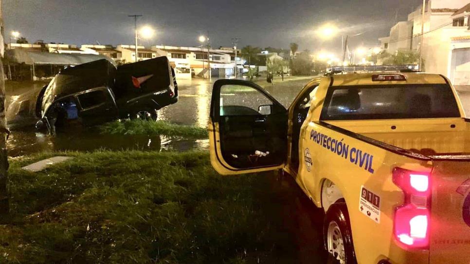 Lluvias provocan inundaciones en Mazatlán y alertan a las autoridades